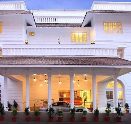 Hotel Luciya Palace Thrissur Exteriér fotografie